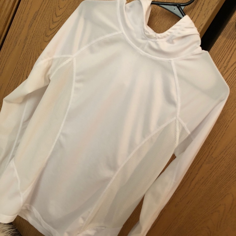 Fabletics White Pull Over - image 2